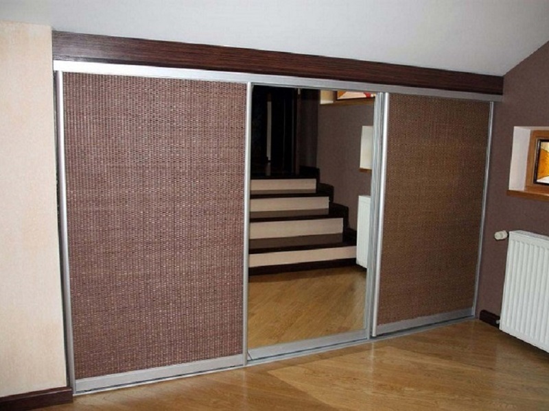 Шкаф-купе Брайан тип Встроенный  количество дверей: Трёхдверные  фасад ЗеркалоБамбук и ротанг